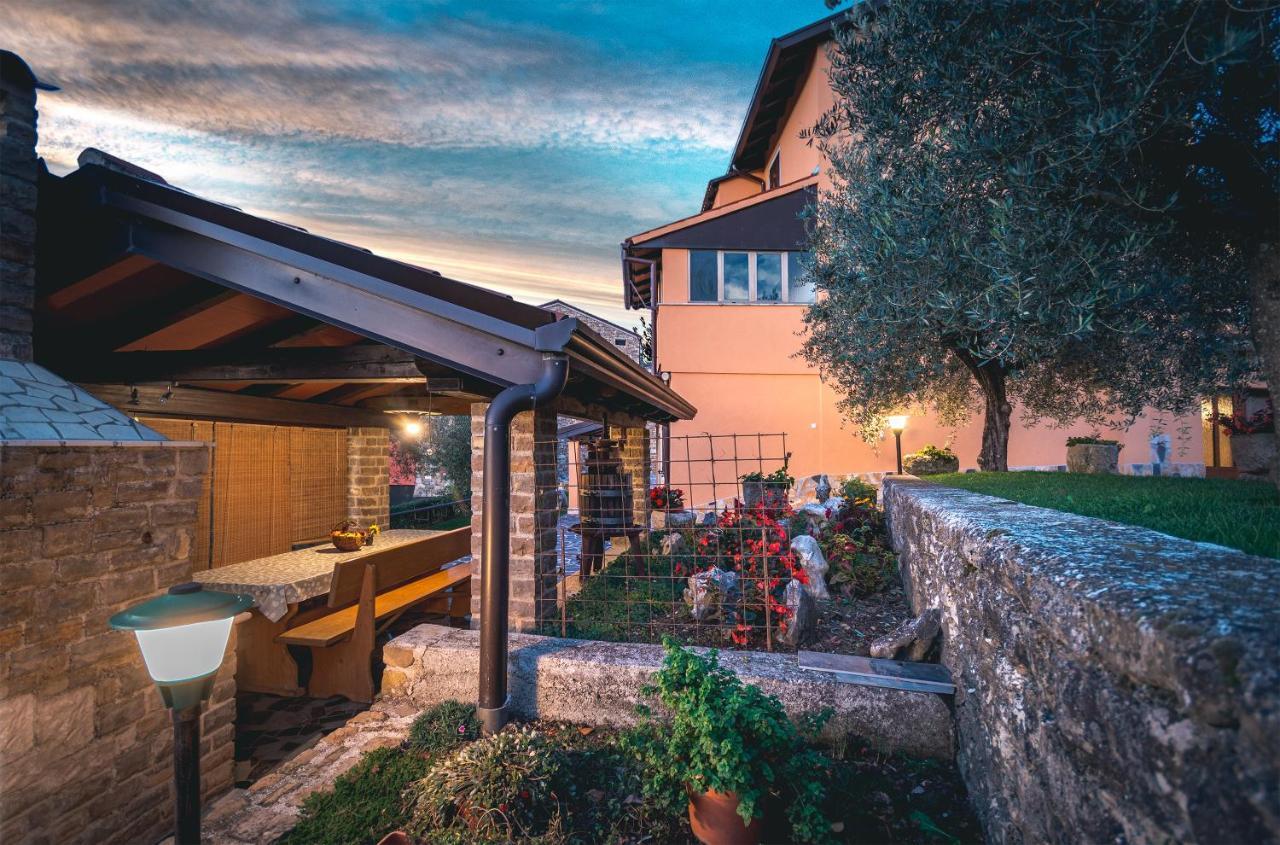 Guest House Nena Motovun Kültér fotó