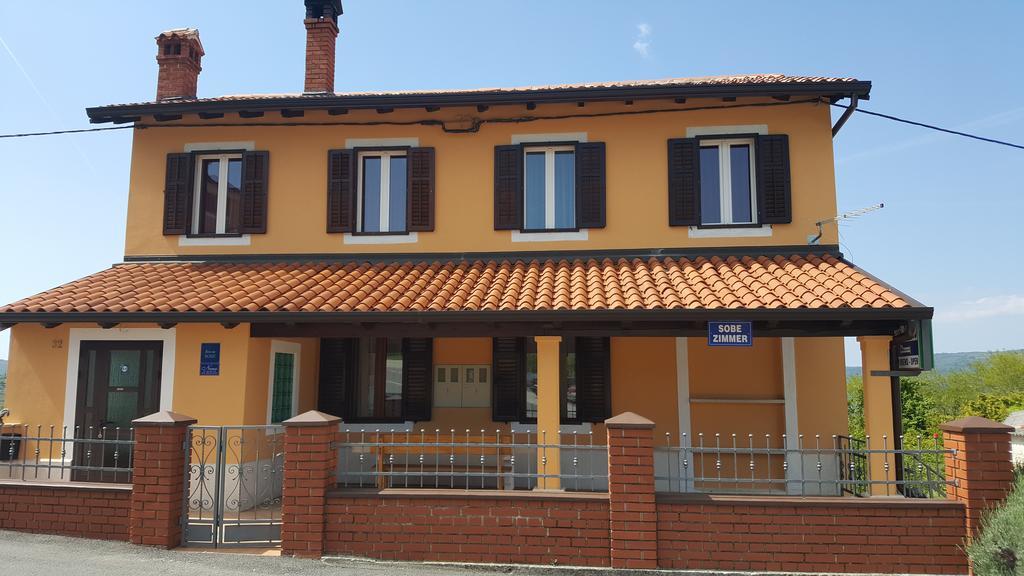 Guest House Nena Motovun Kültér fotó